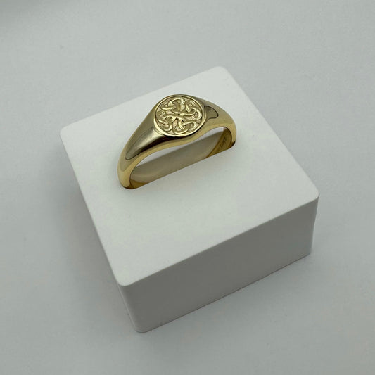 Dara Knot Signet Ring